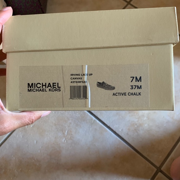 michael kors size 7men. good condition - Picture 9 of 10